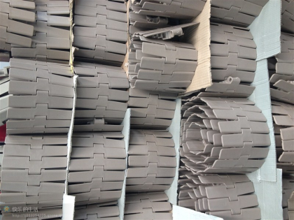 簡析輸送機(jī)塑料鏈板的保養(yǎng)注意事項(xiàng)