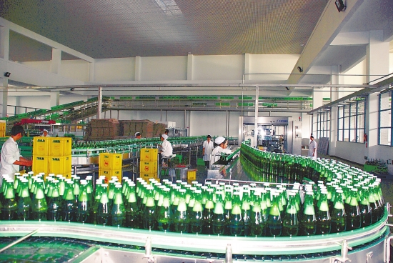 啤酒網(wǎng)帶輸送設(shè)備進瓶螺桿的結(jié)構(gòu)和作業(yè)原理